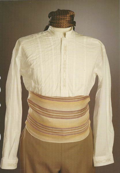 Camisa, faja torrenti y pañuelo
